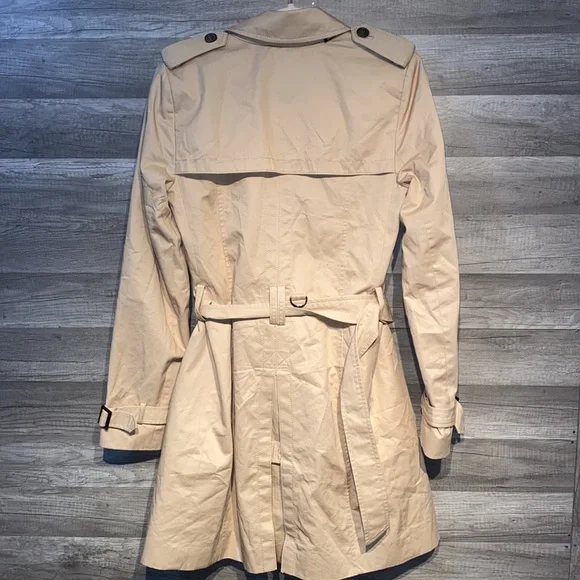Banana Republic Classic Trench Coat • Size M • Tailored Double-Breasted - Picture 6 of 6